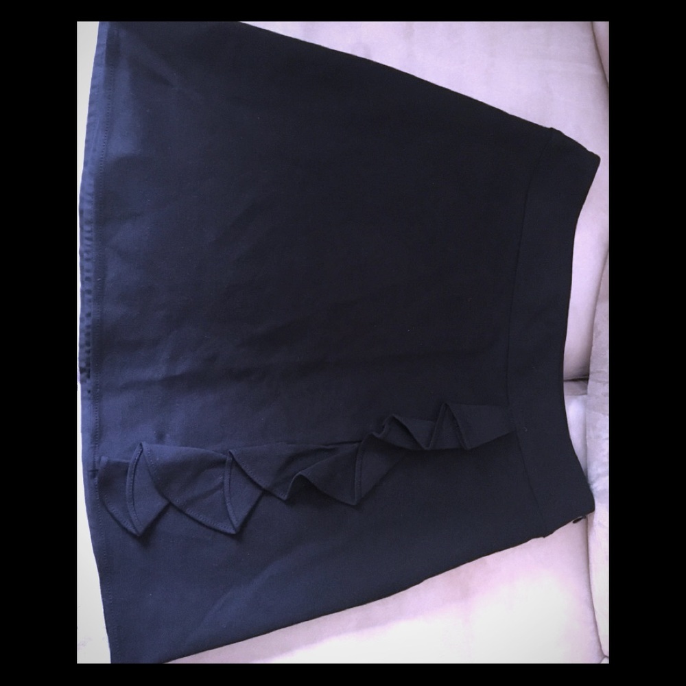 EUC WHBM skirt with cascade ruffle. Size 8